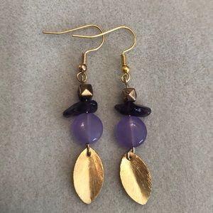 Gold dangle earrings with natural amethyst